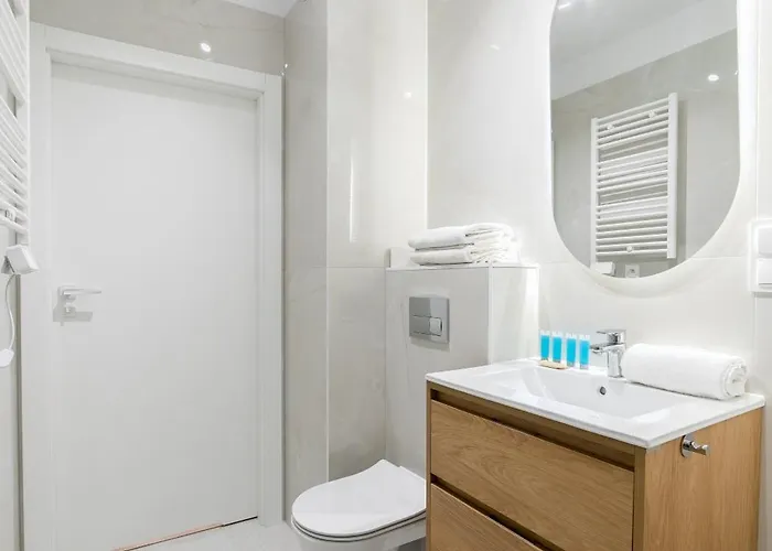 Urban Nest By Bookinghost