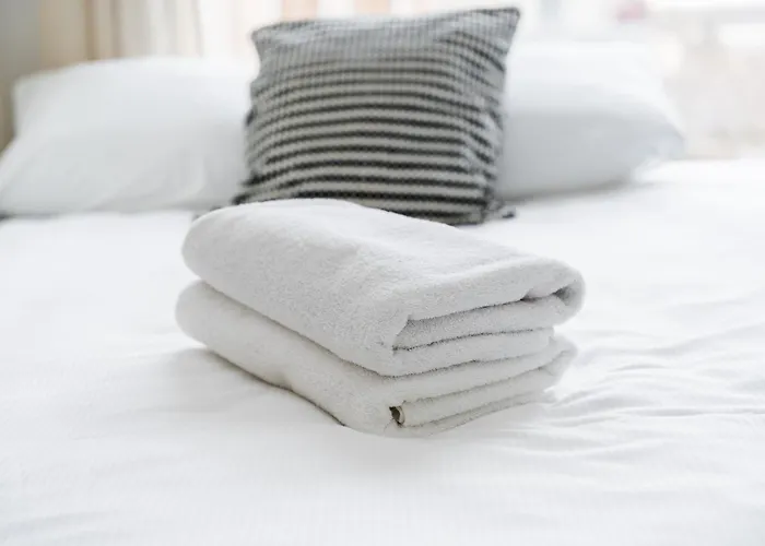 Urban Nest By Bookinghost Apartment *